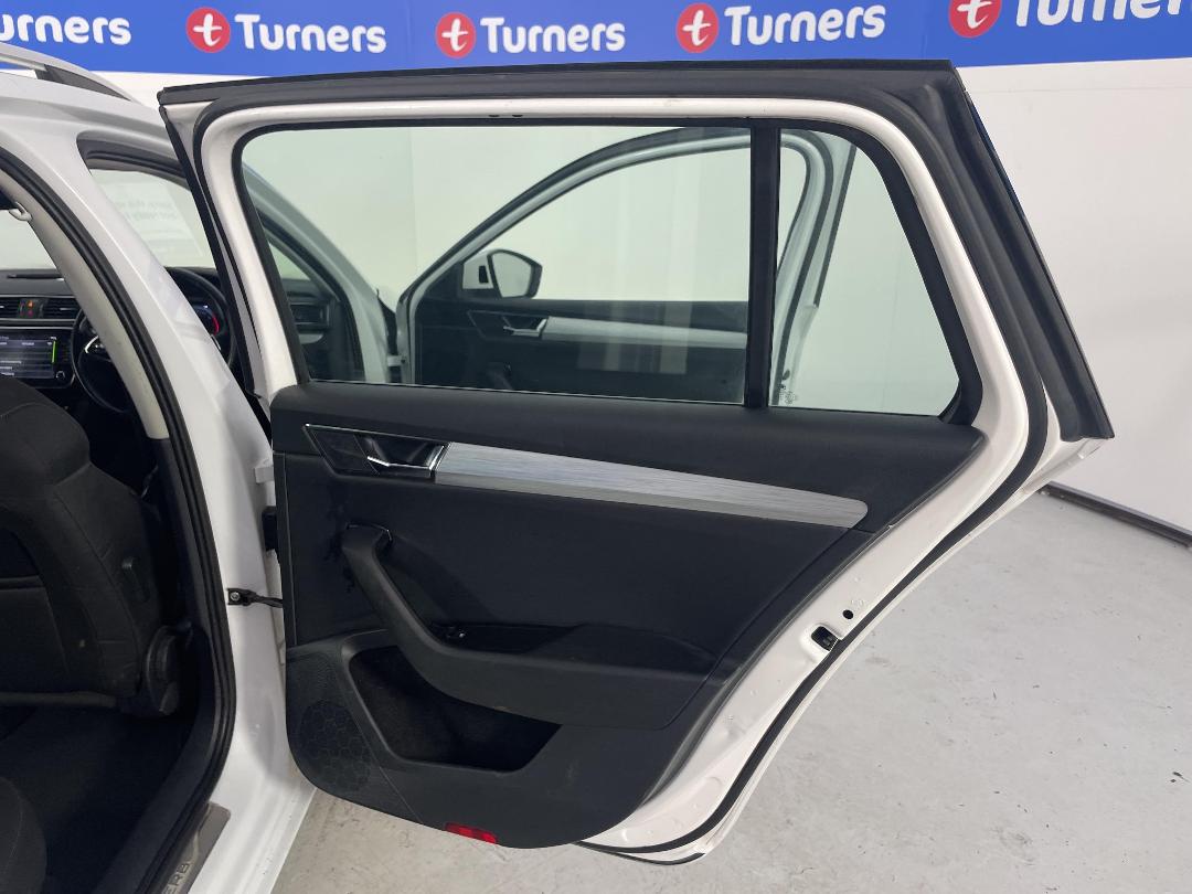 Photo '19' of Skoda Superb