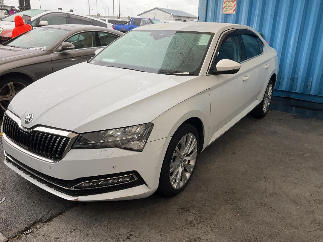 Photo '4' of Skoda Superb Style 140KW
