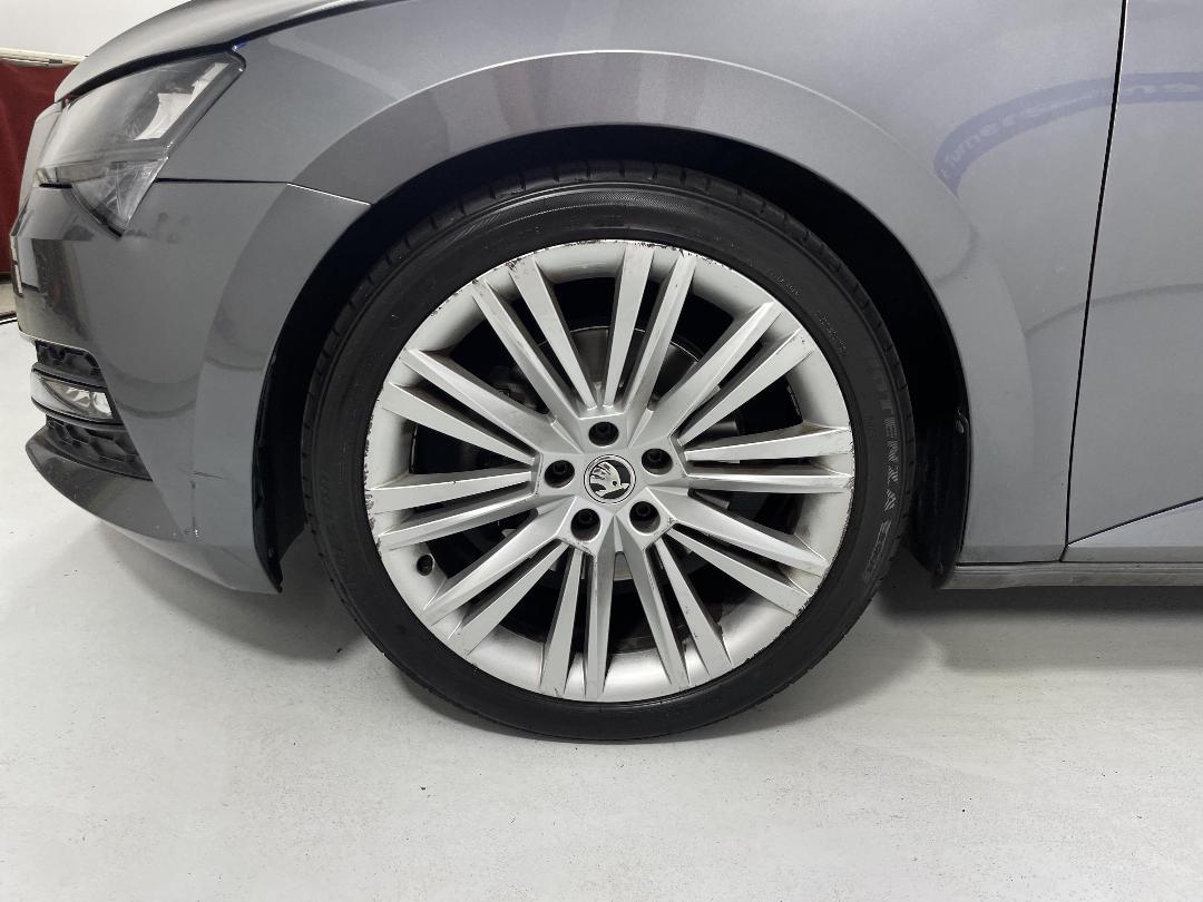 Photo '10' of Skoda Superb