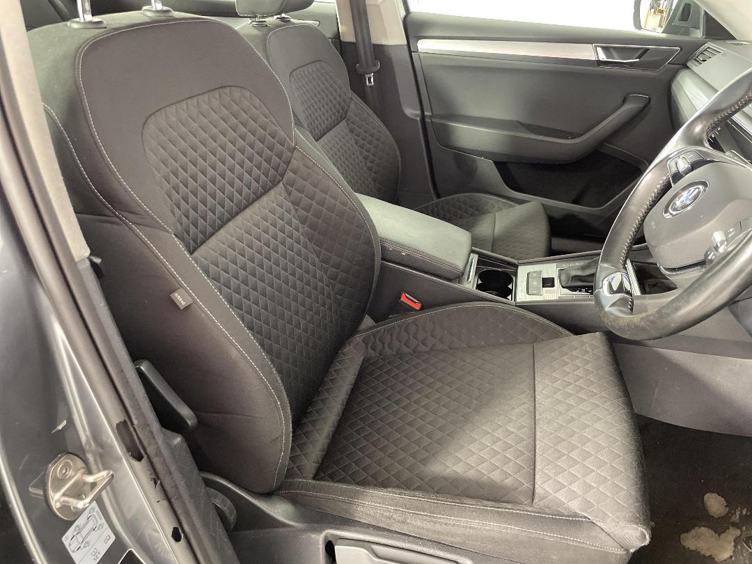 Photo '16' of Skoda Superb