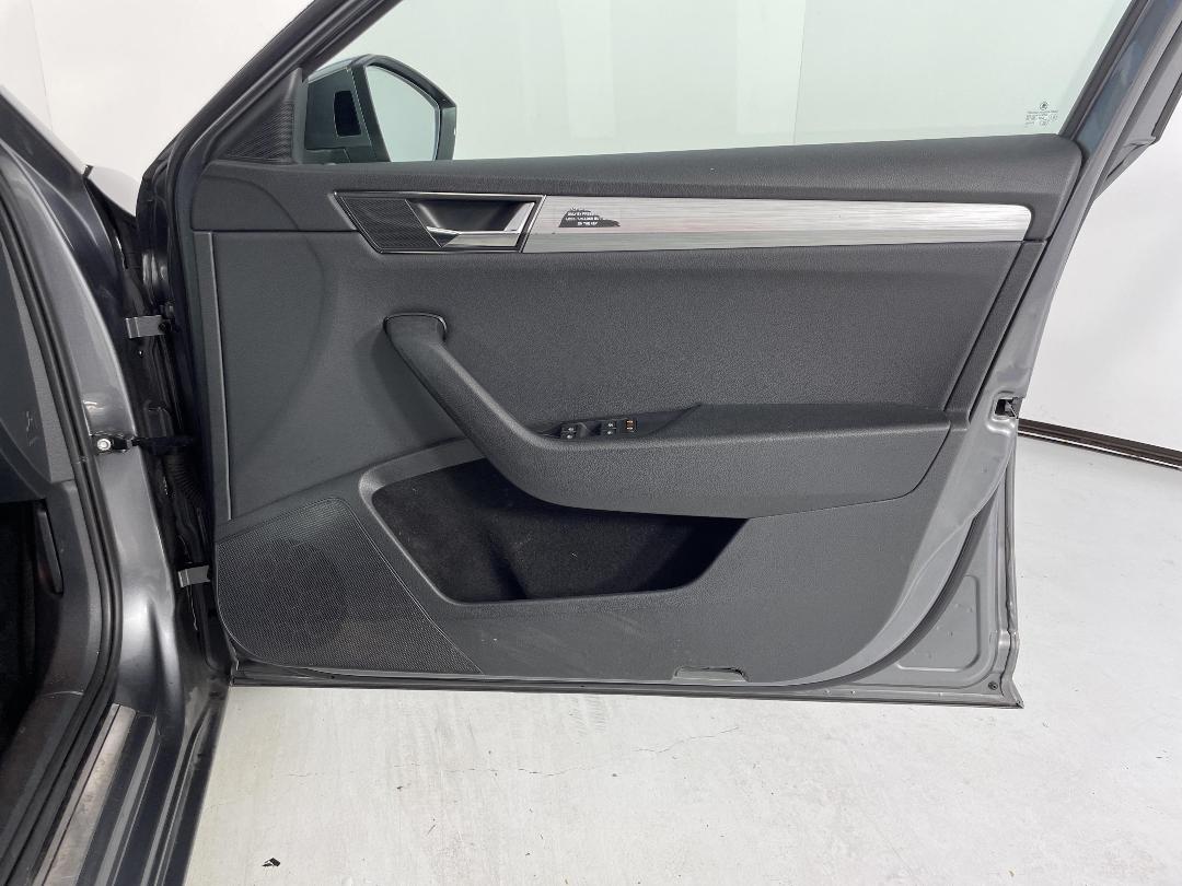 Photo '15' of Skoda Superb