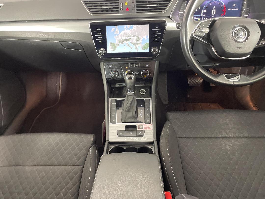 Photo '18' of Skoda Superb