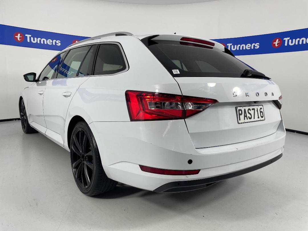 Photo '5' of Skoda Superb