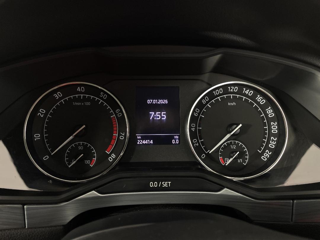 Photo '21' of Skoda Superb