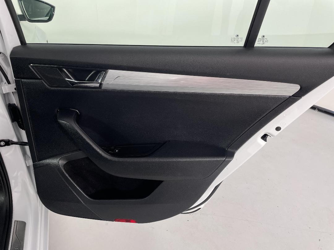 Photo '19' of Skoda Superb