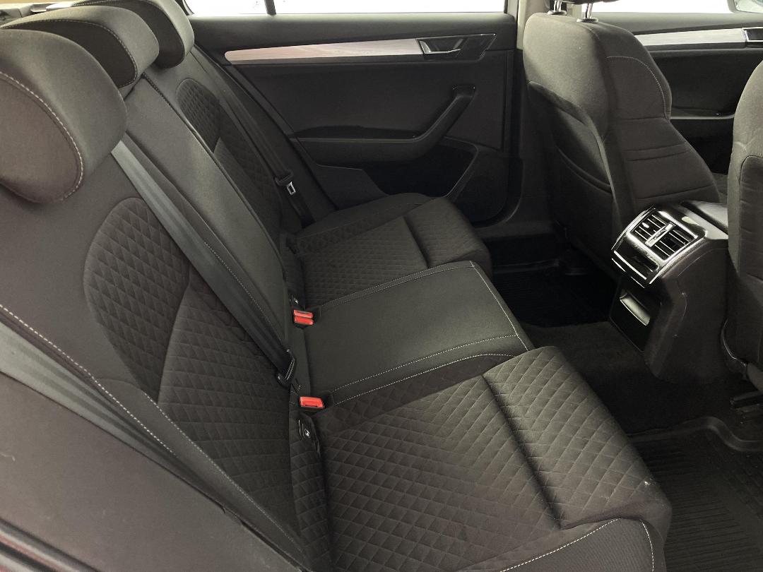 Photo '20' of Skoda Superb