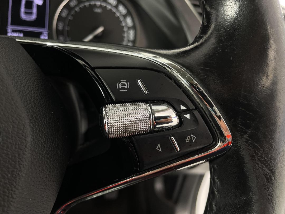 Photo '24' of Skoda Superb