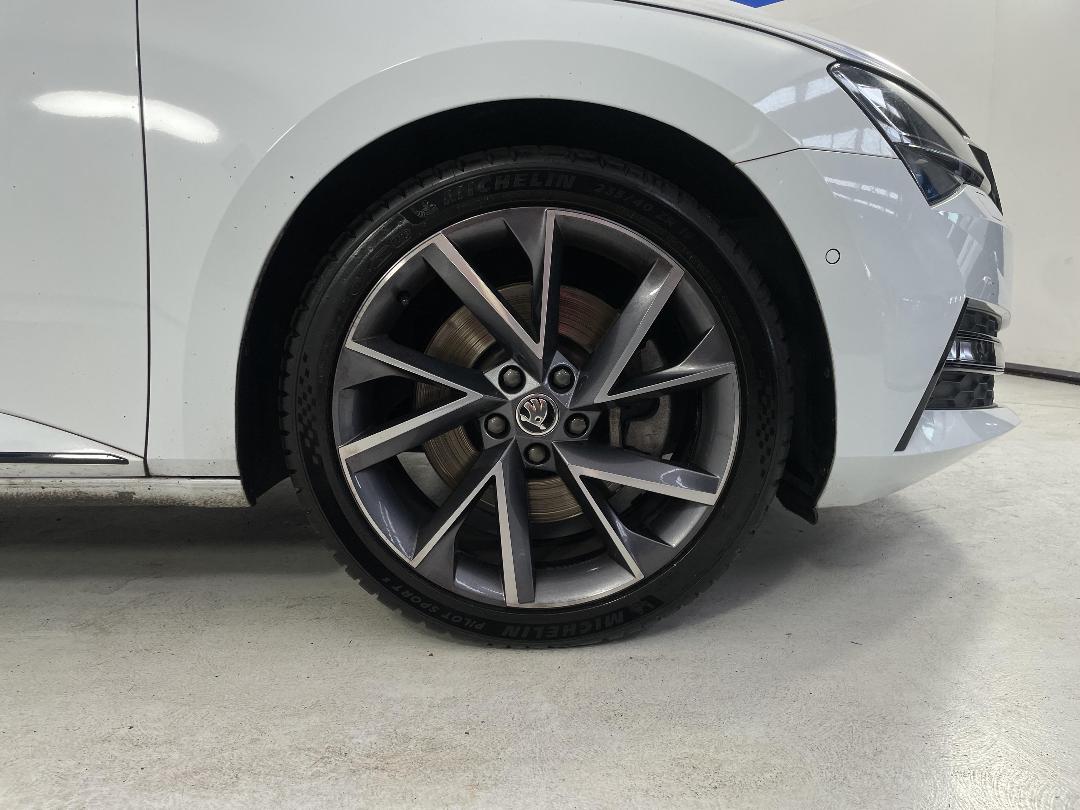 Photo '9' of Skoda Superb