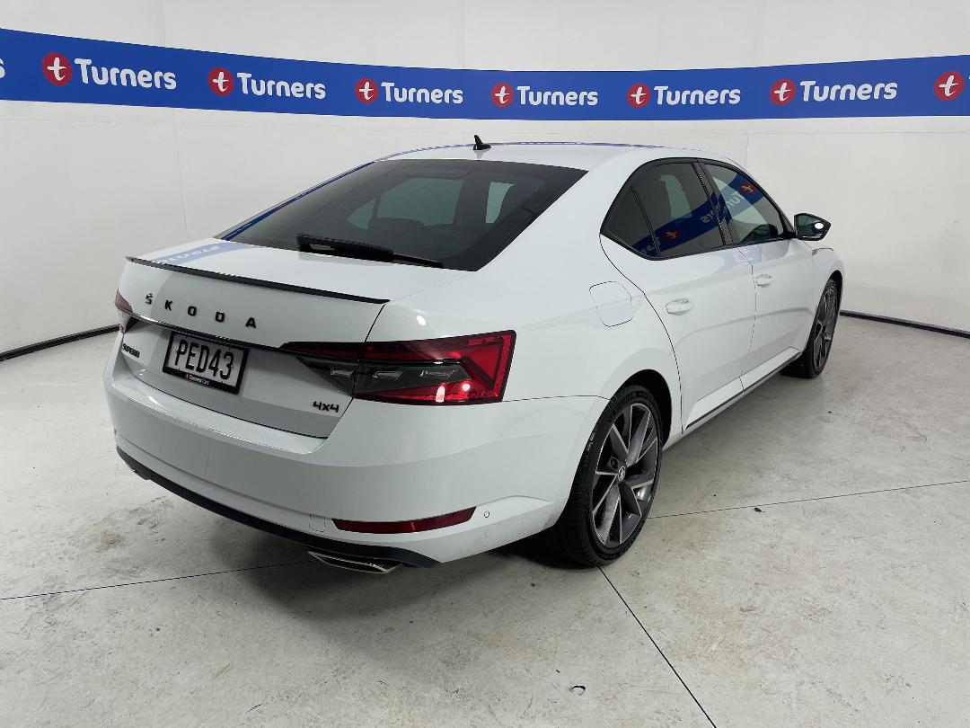 Photo '7' of Skoda Superb