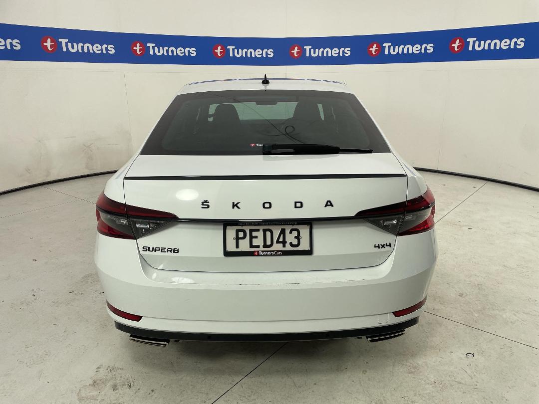 Photo '6' of Skoda Superb