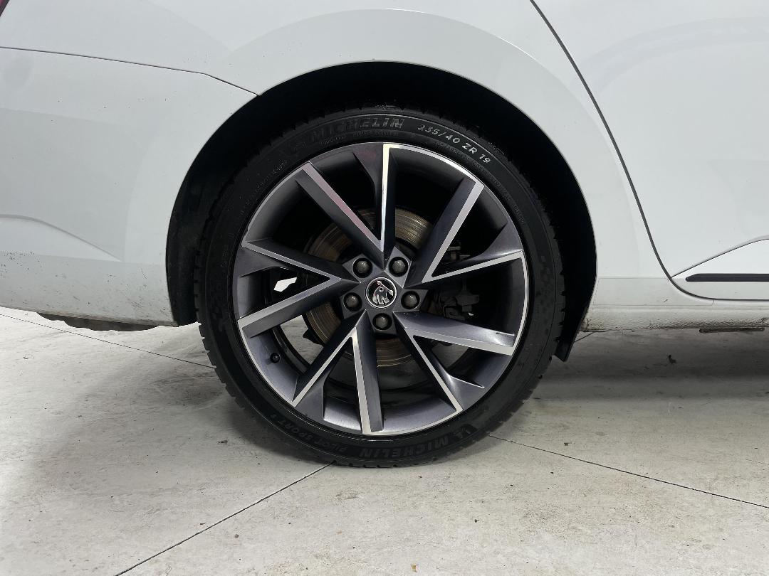 Photo '12' of Skoda Superb