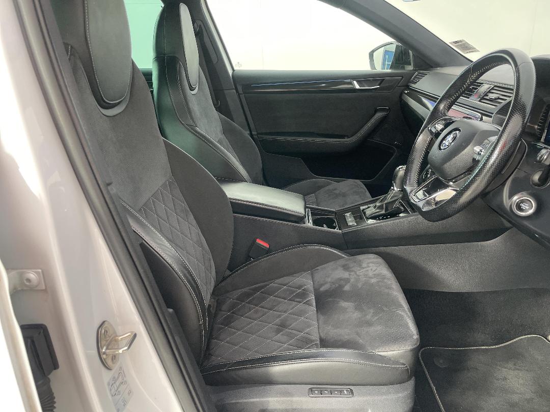 Photo '16' of Skoda Superb