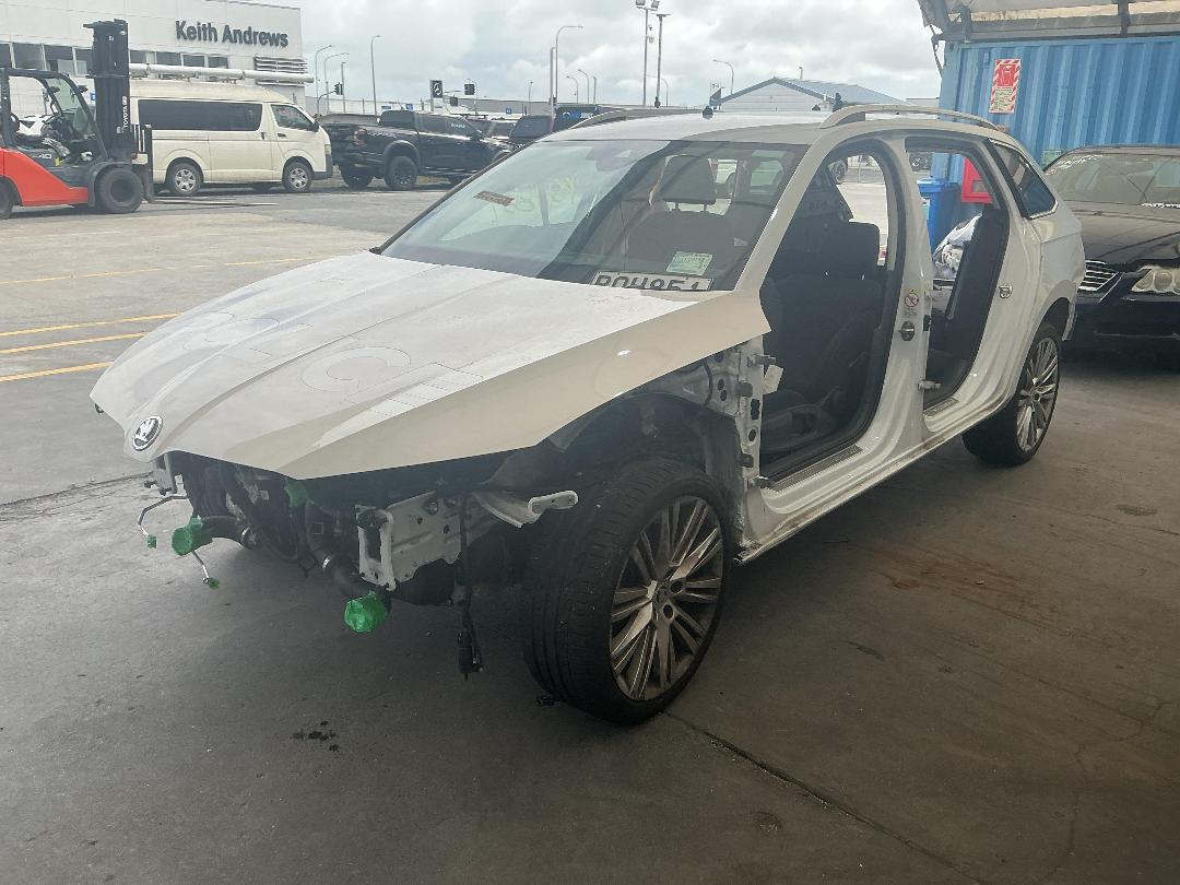 Photo '3' of Skoda Superb WGN Ambition 162KW Photo '3' of Skoda Superb WGN Ambition 162KW