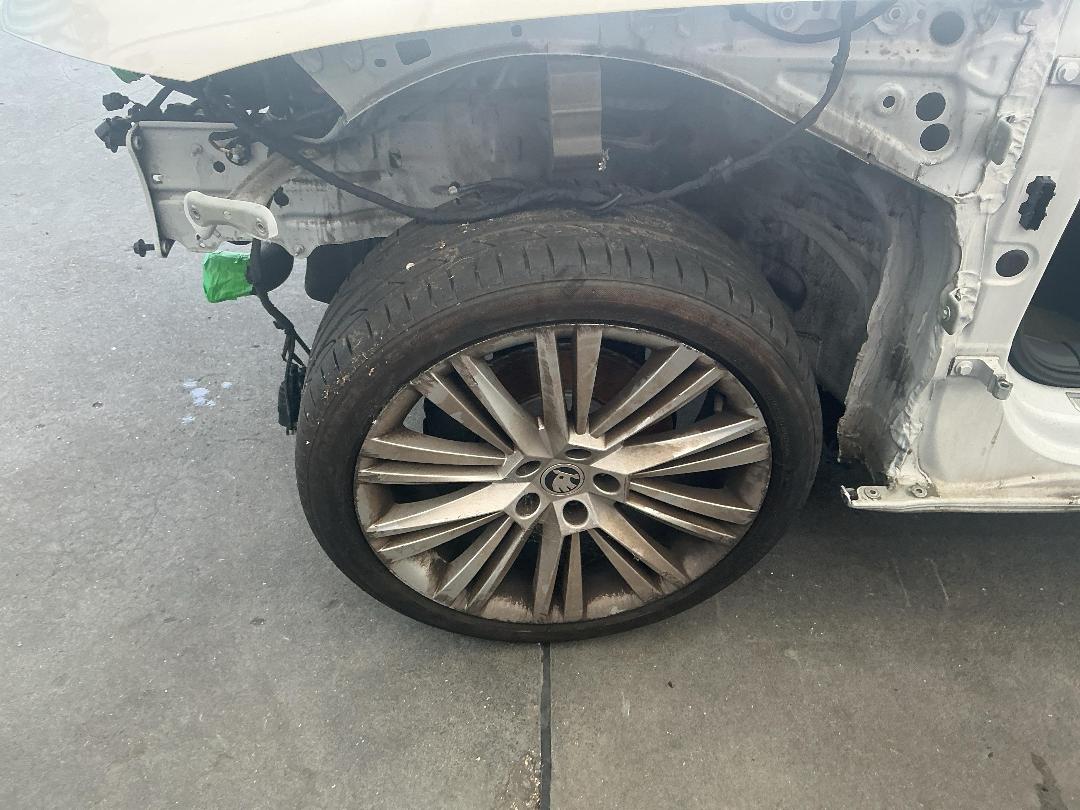 Photo '13' of Skoda Superb WGN Ambition 162KW Photo '13' of Skoda Superb WGN Ambition 162KW