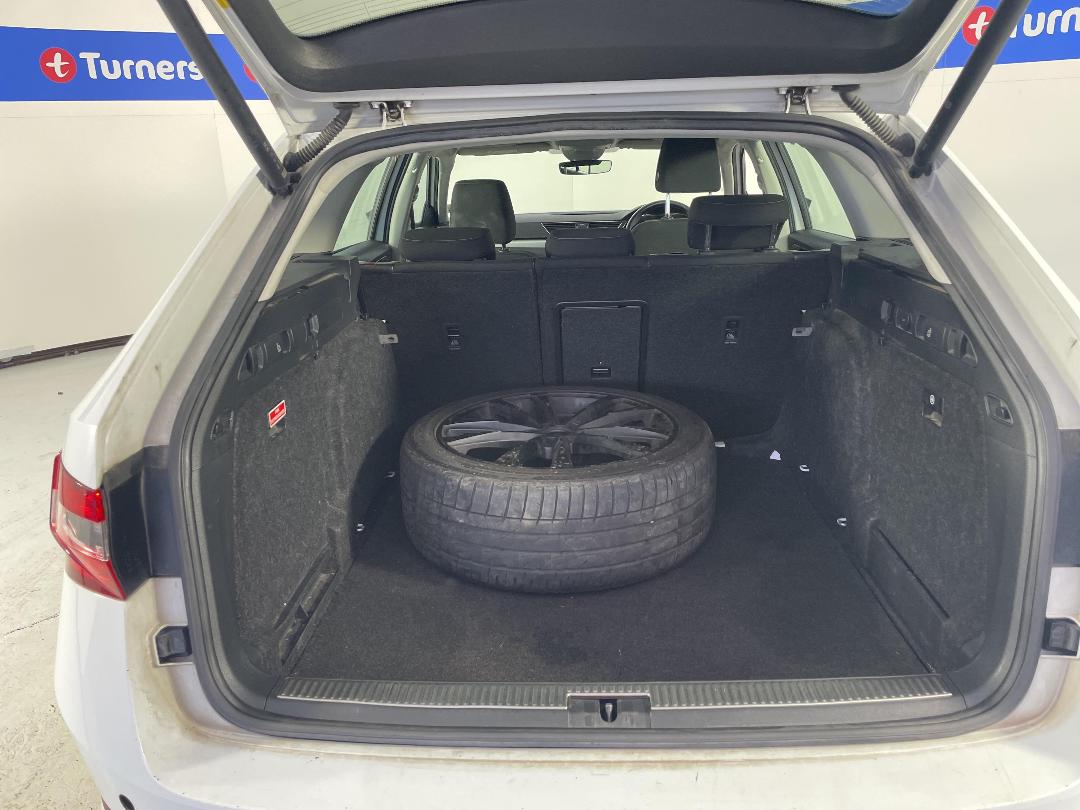 Photo '14' of Skoda Superb Photo '14' of Skoda Superb