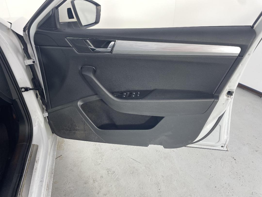 Photo '15' of Skoda Superb Photo '15' of Skoda Superb