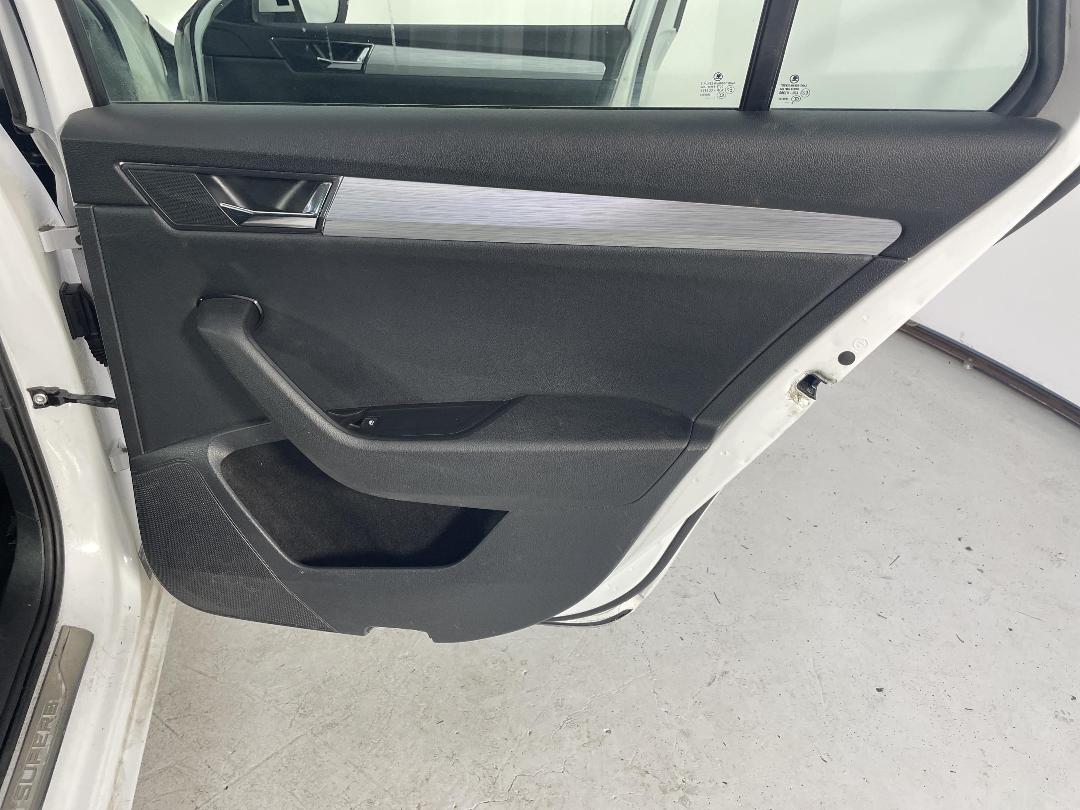 Photo '19' of Skoda Superb Photo '19' of Skoda Superb