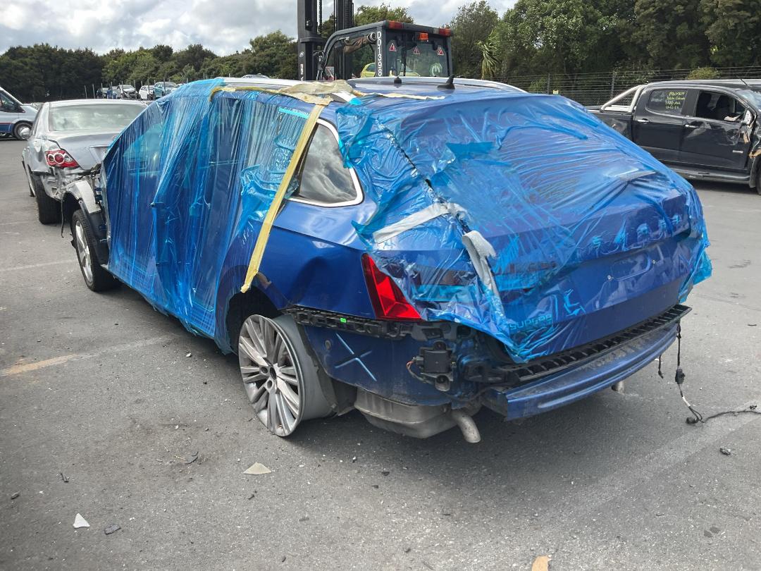 Photo '3' of Skoda Superb WGN Ambition 162KW