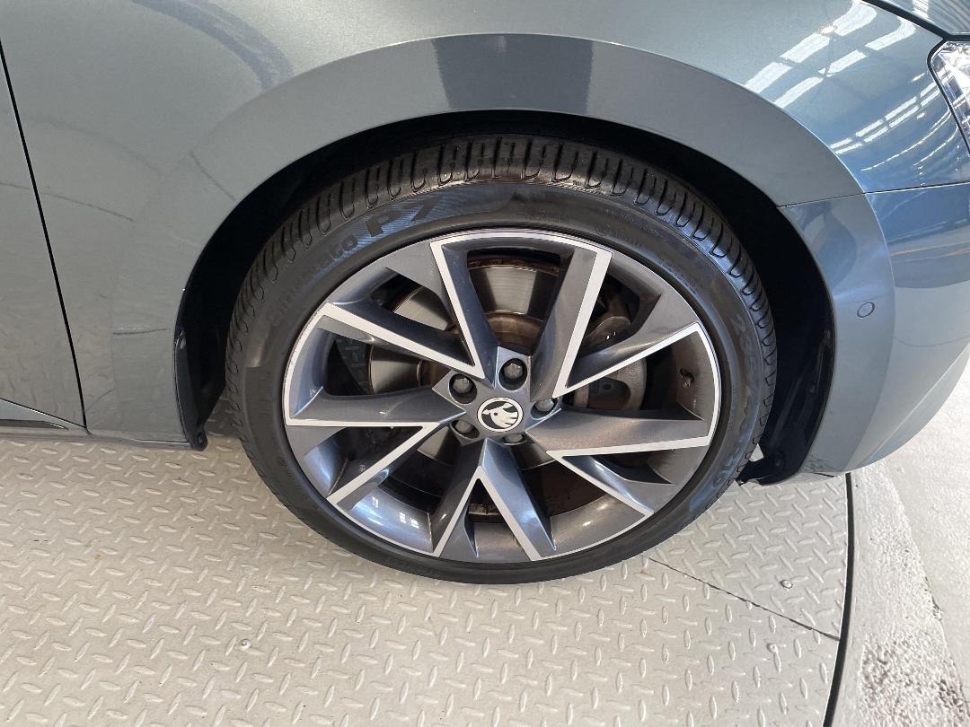 Photo '9' of Skoda Superb