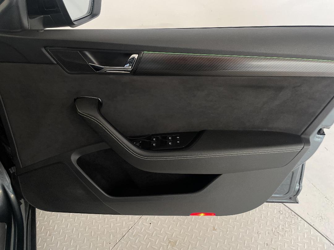 Photo '15' of Skoda Superb