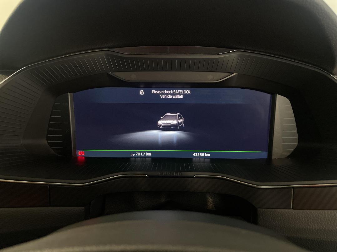 Photo '21' of Skoda Superb