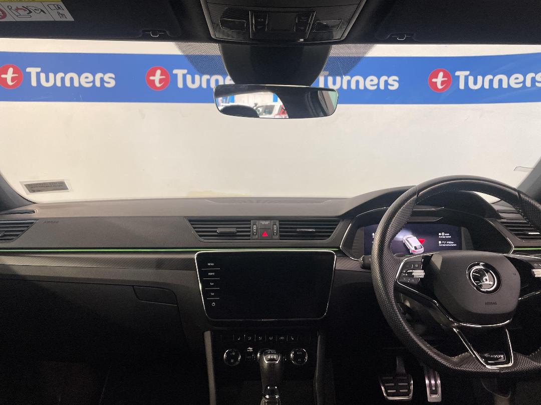 Photo '17' of Skoda Superb