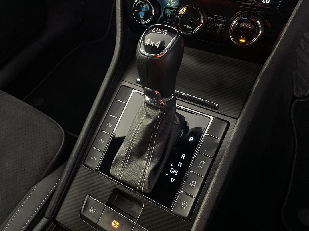 Photo '32' of Skoda Superb