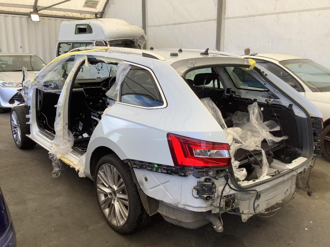 Photo '9' of Skoda Superb WGN Ambition 162KW