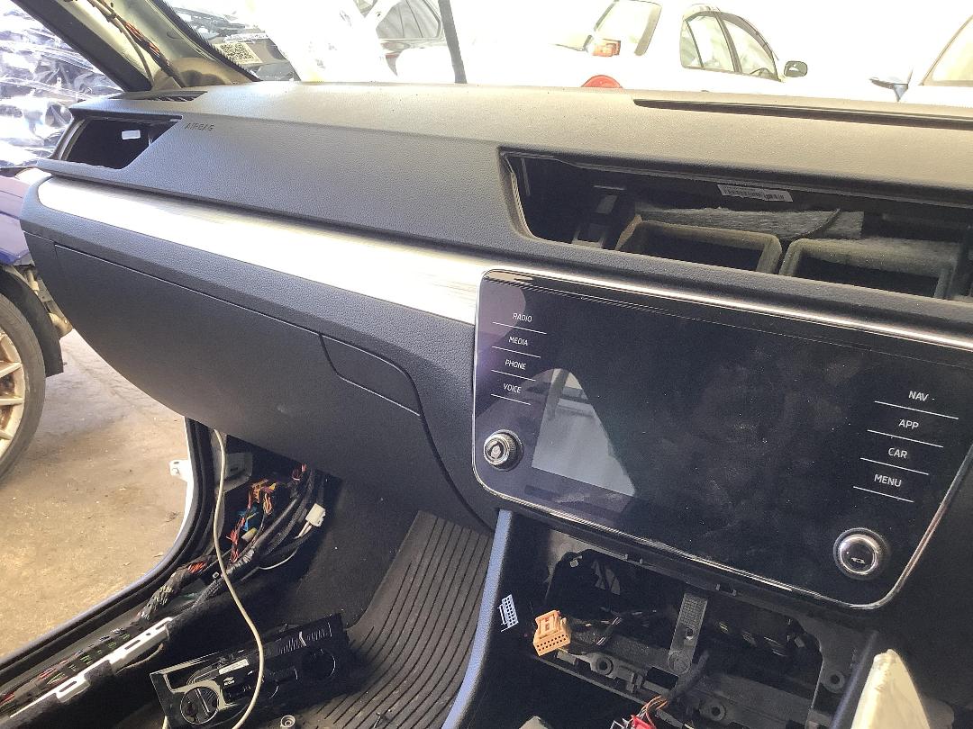 Photo '18' of Skoda Superb WGN Ambition 162KW