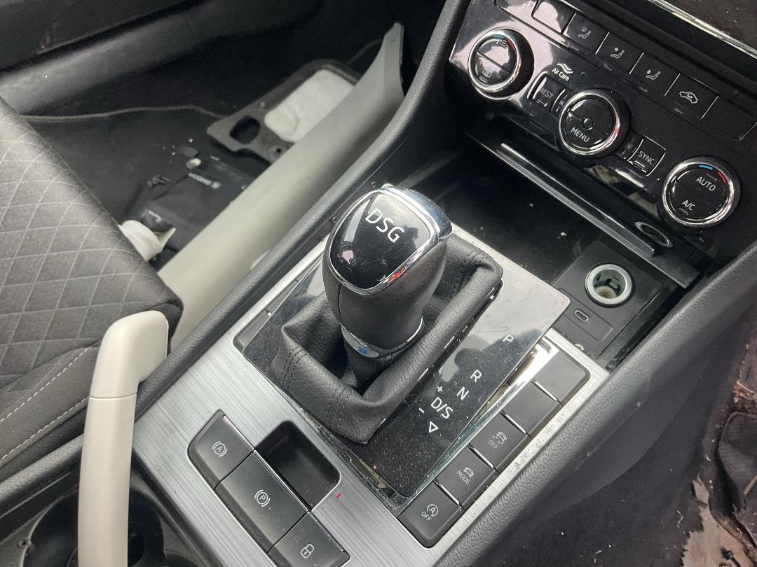 Photo '10' of Skoda Superb WGN Ambition 162KW