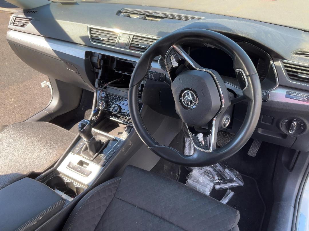 Photo '10' of Skoda Superb WGN Ambition 162KW