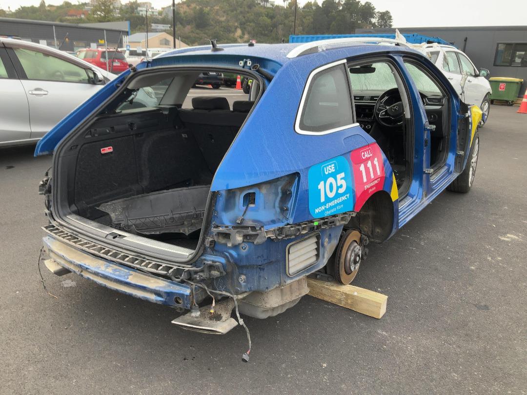 Photo '2' of Skoda Superb Wagon Ambition 206KW