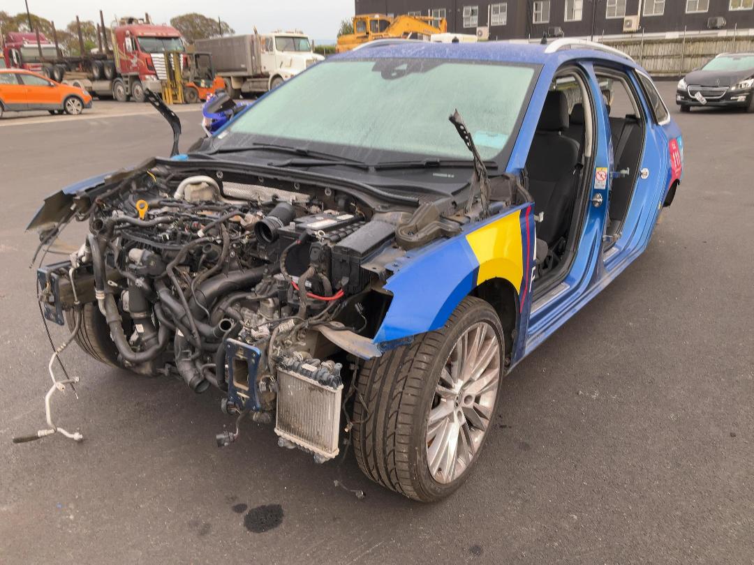 Photo '5' of Skoda Superb Wagon Ambition 206KW