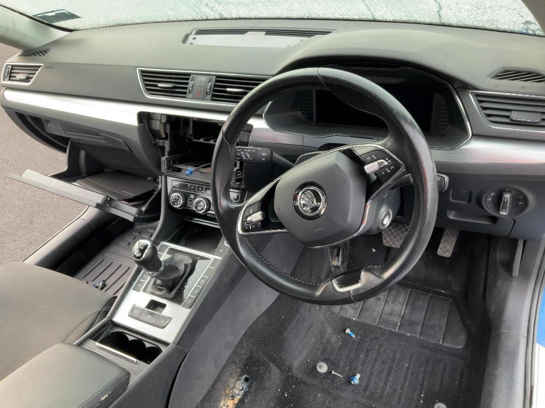 Photo '8' of Skoda Superb Wagon Ambition 206KW