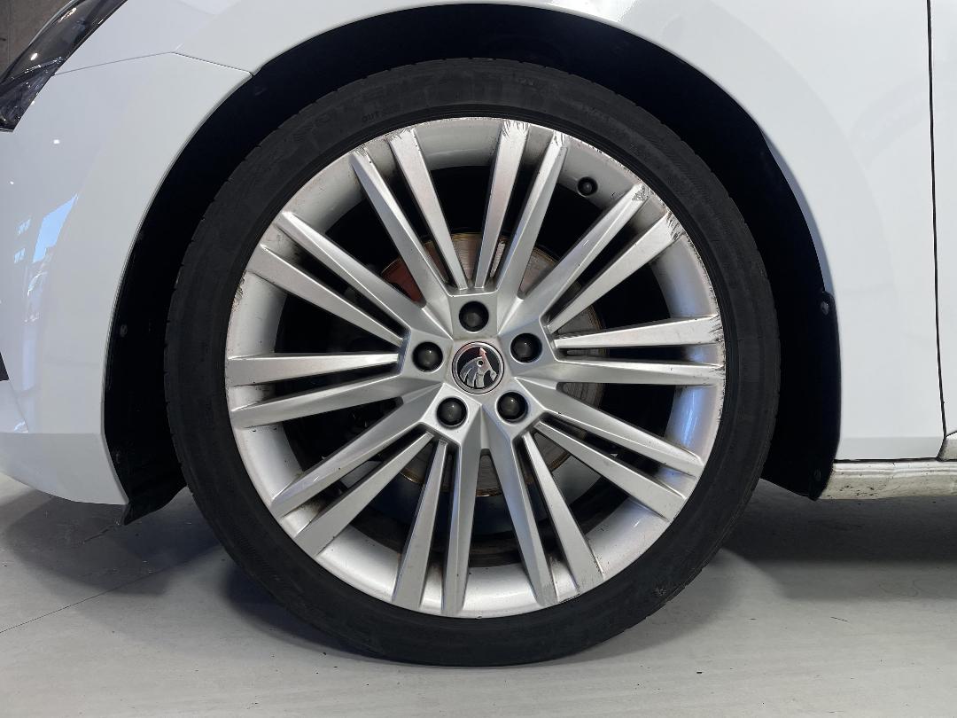 Photo '10' of Skoda Superb