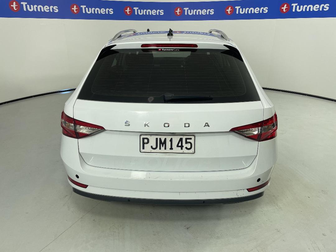 Photo '6' of Skoda Superb