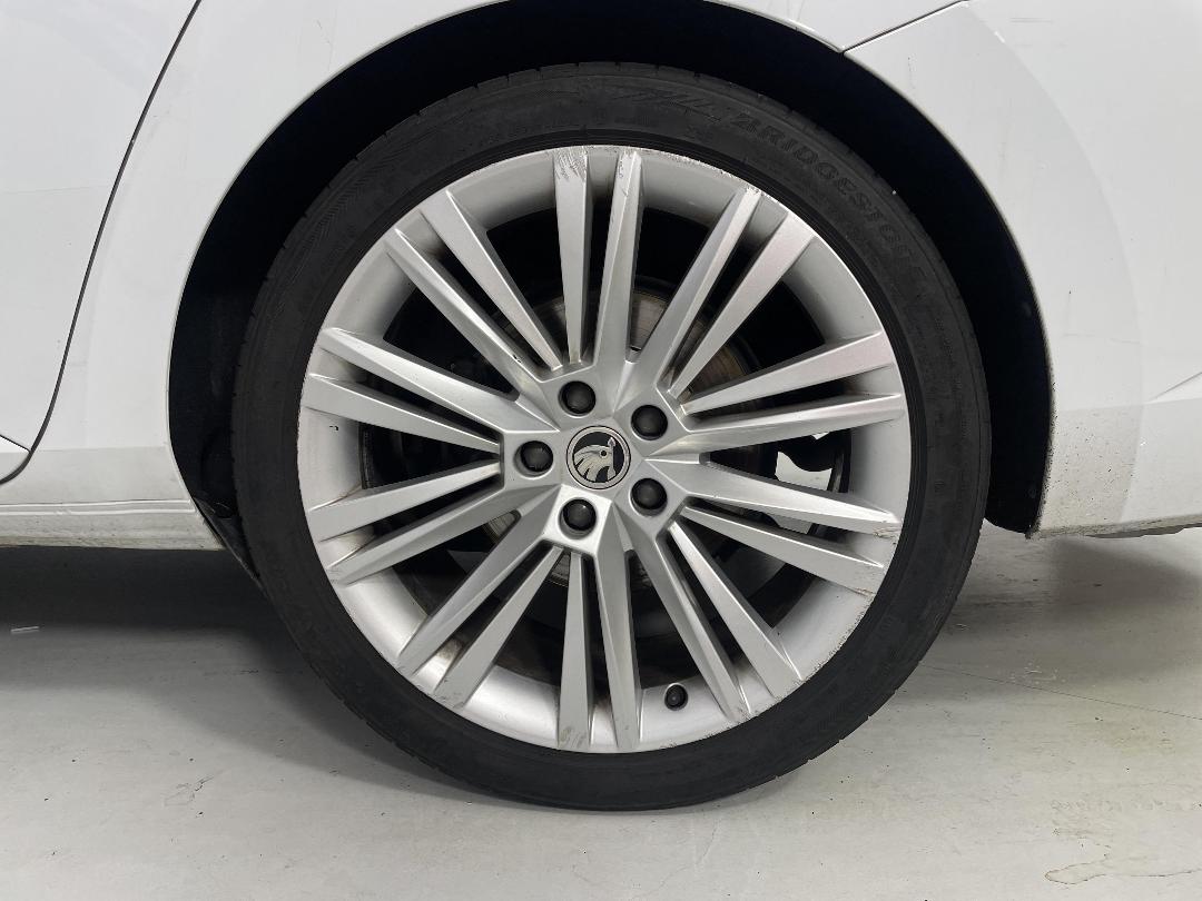 Photo '11' of Skoda Superb