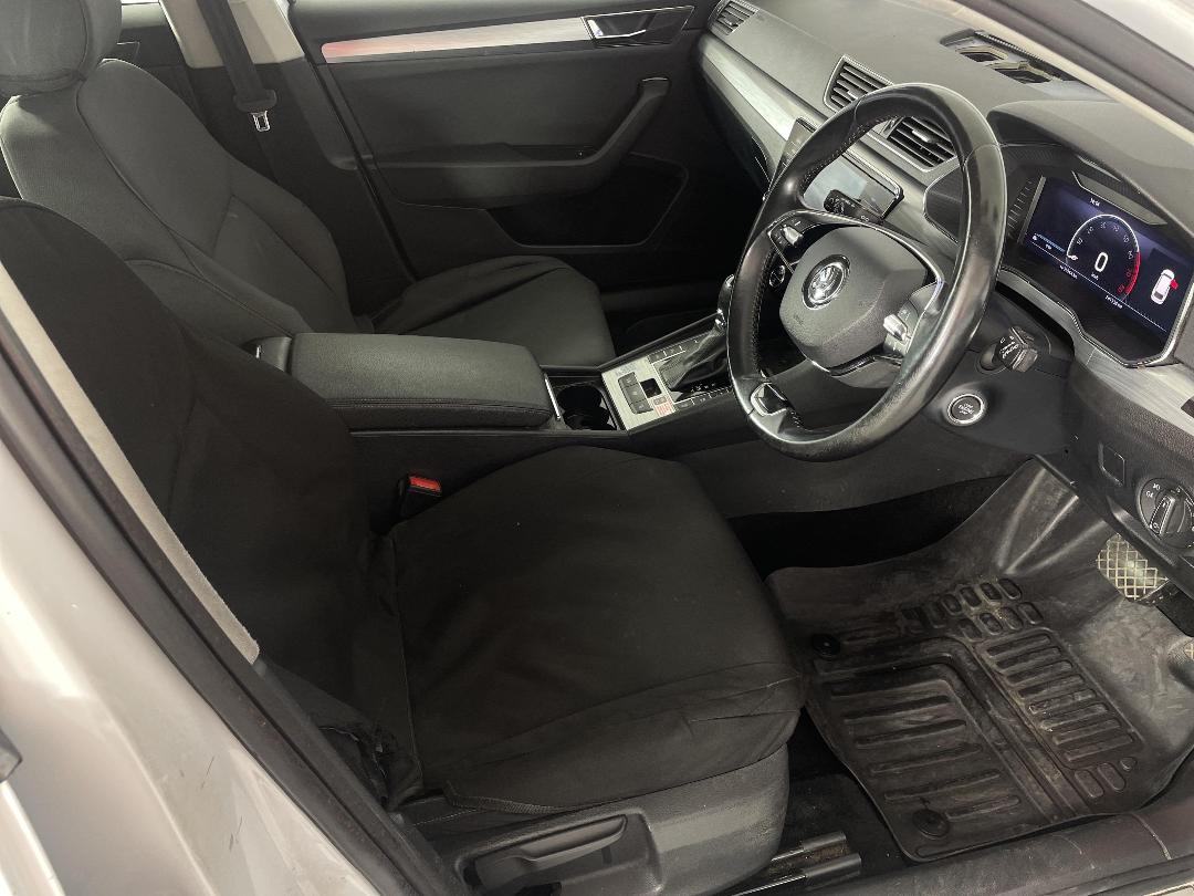 Photo '16' of Skoda Superb