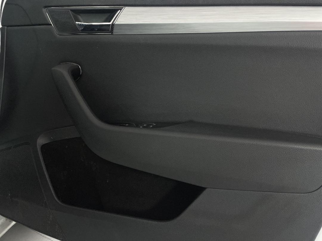 Photo '15' of Skoda Superb