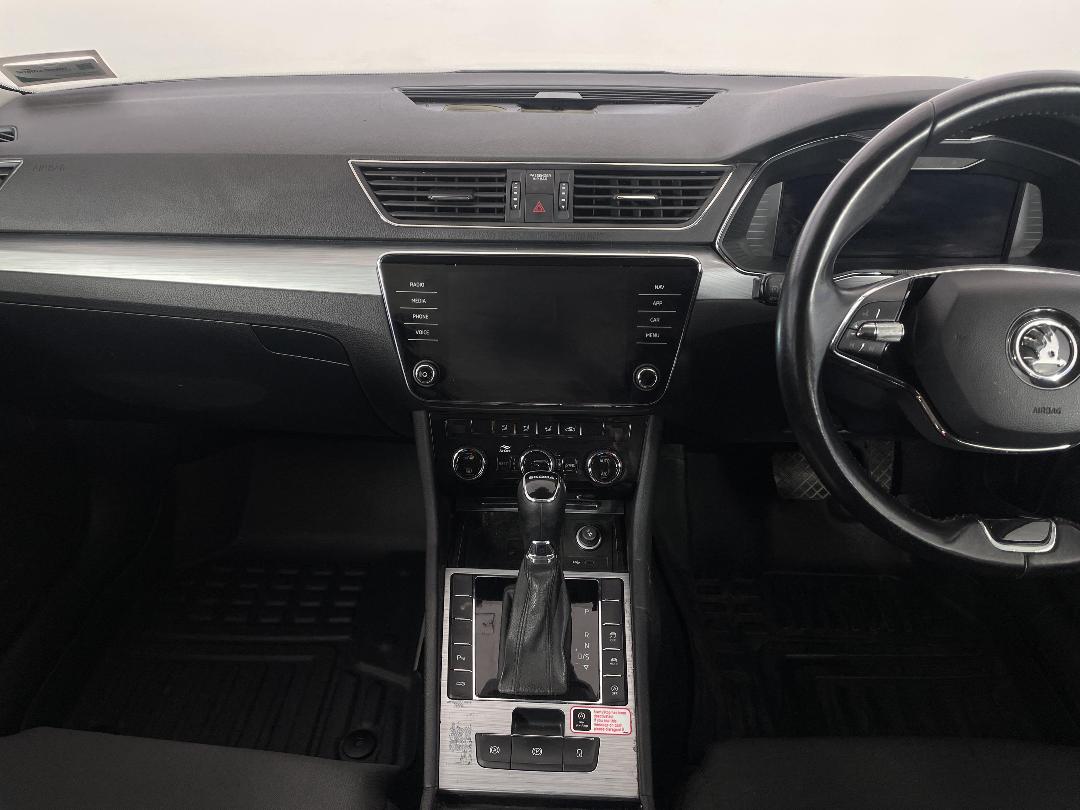 Photo '18' of Skoda Superb