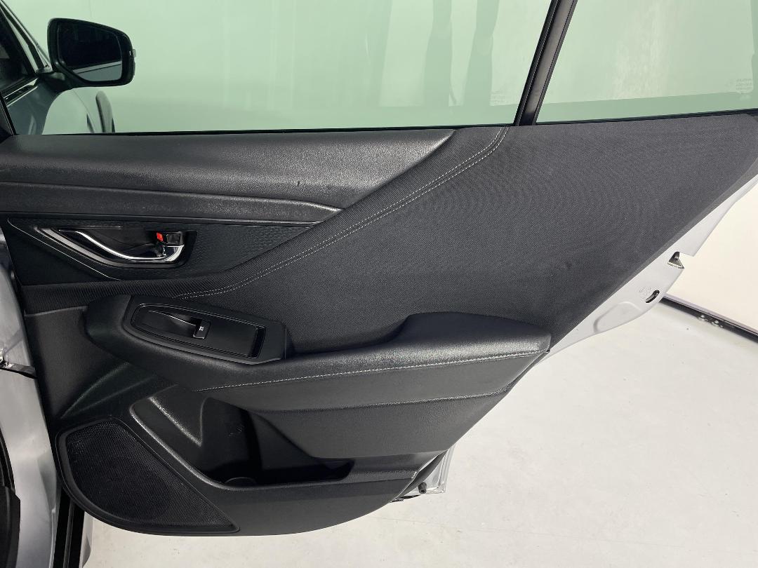 Photo '19' of Subaru Outback