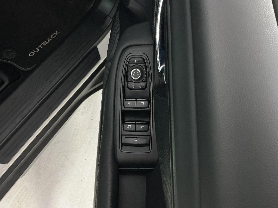 Photo '23' of Subaru Outback