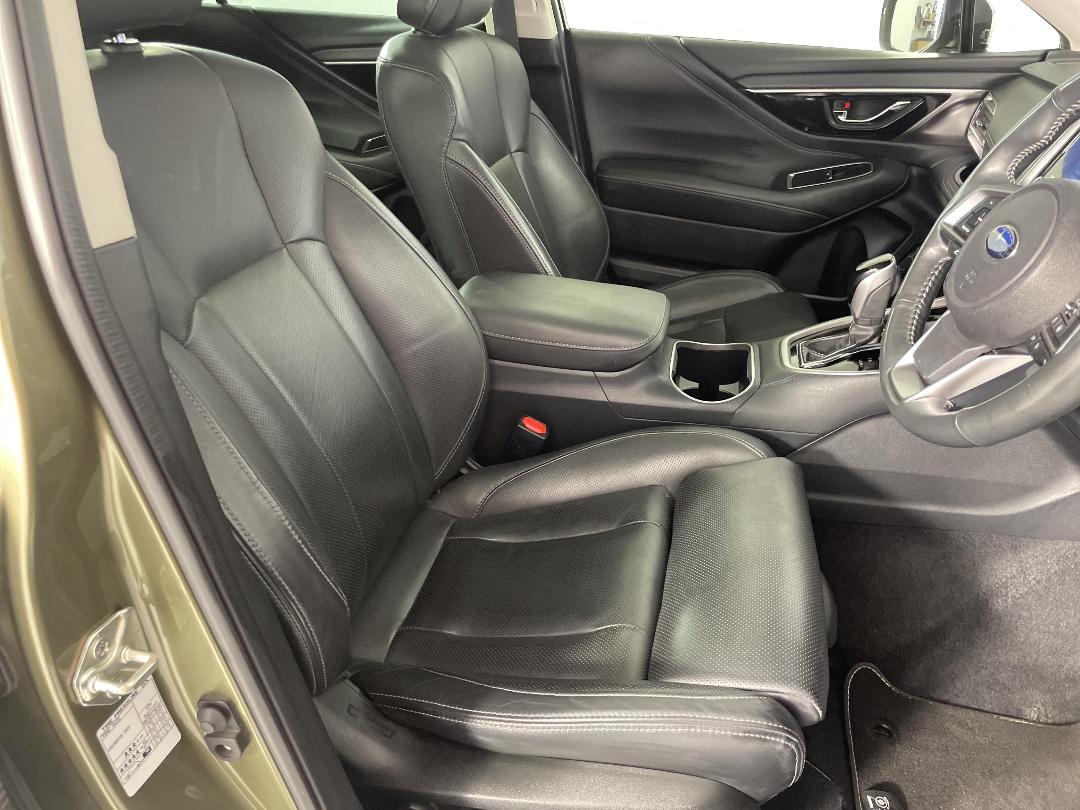 Photo '16' of Subaru Outback