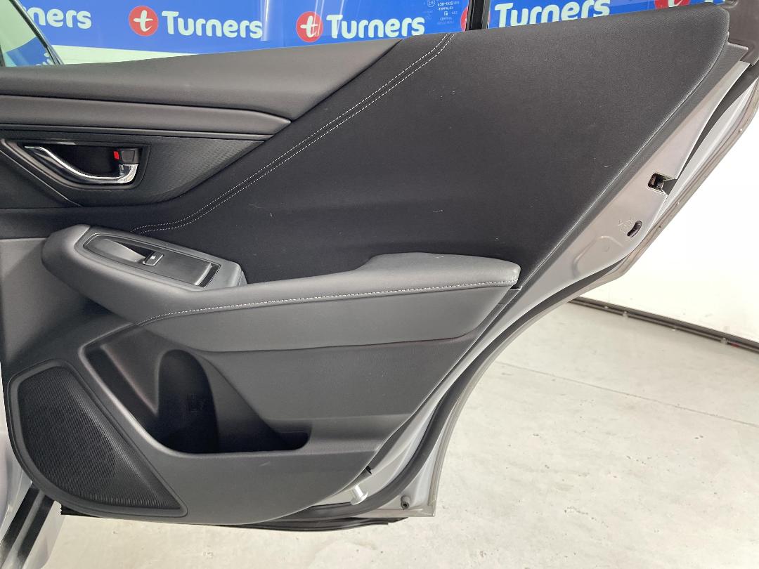 Photo '19' of Subaru Outback