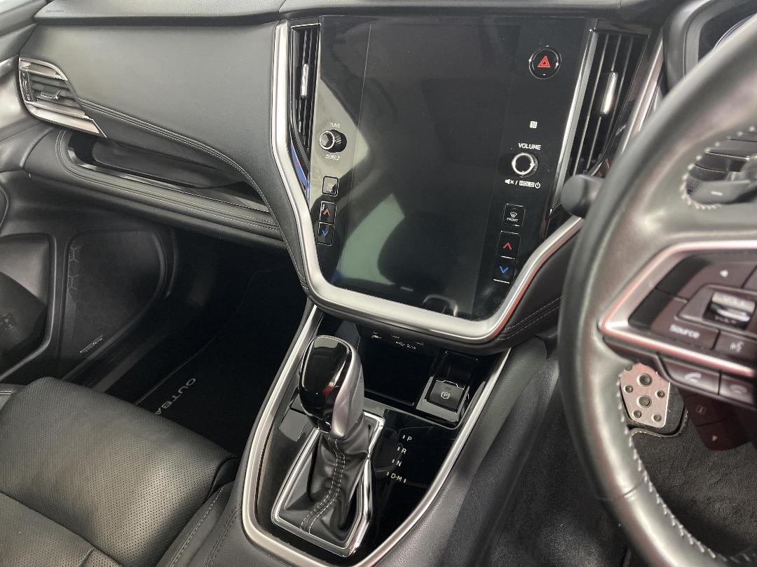 Photo '18' of Subaru Outback