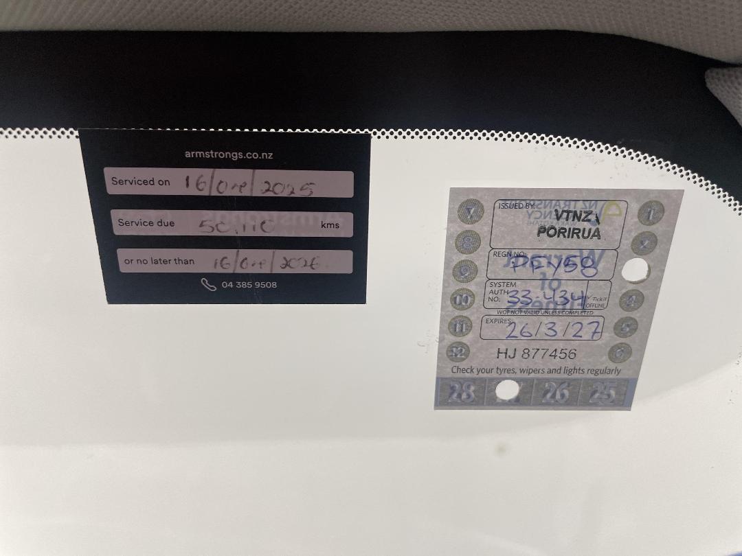 Photo '33' of Subaru Outback