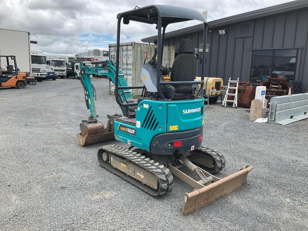 Photo '7' of Sunward SWE18UF Excavator