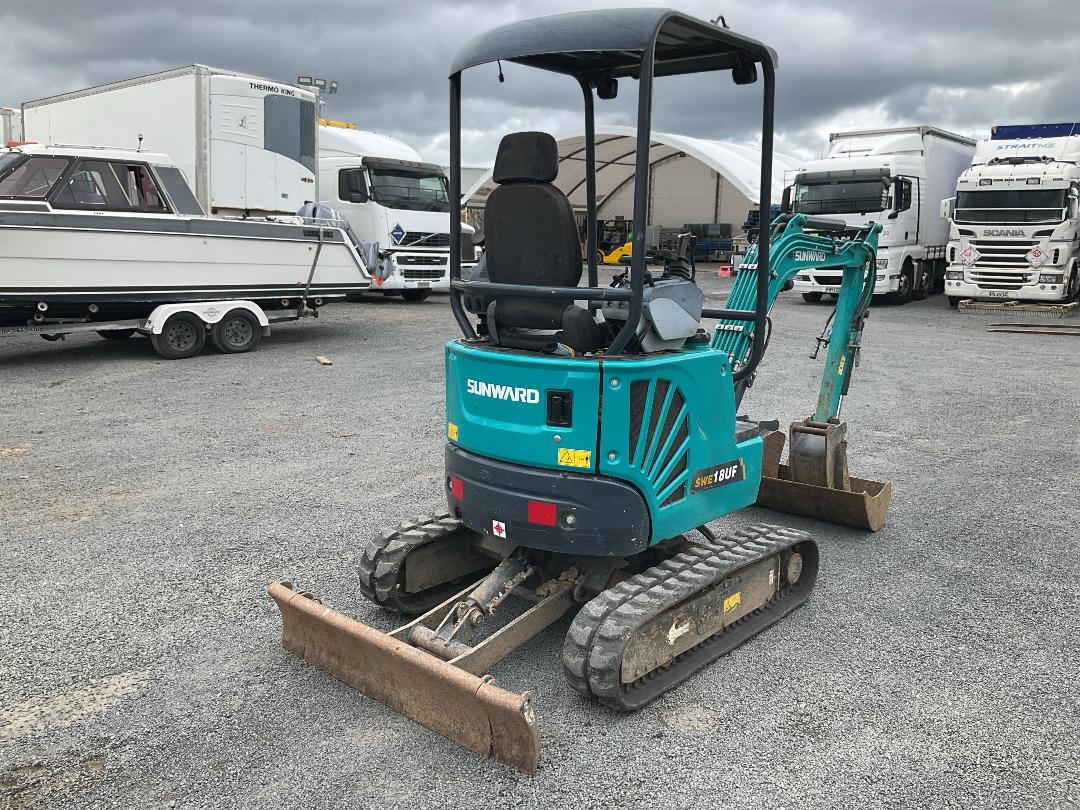 Photo '5' of Sunward SWE18UF Excavator