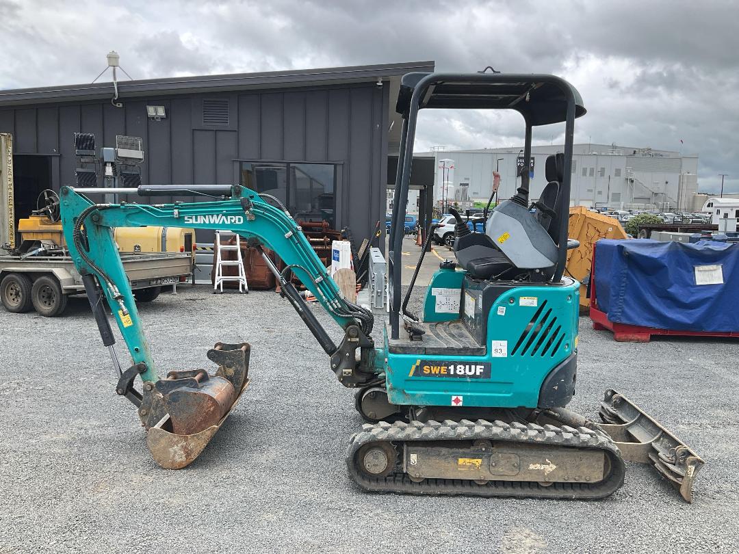 Photo '9' of Sunward SWE18UF Excavator