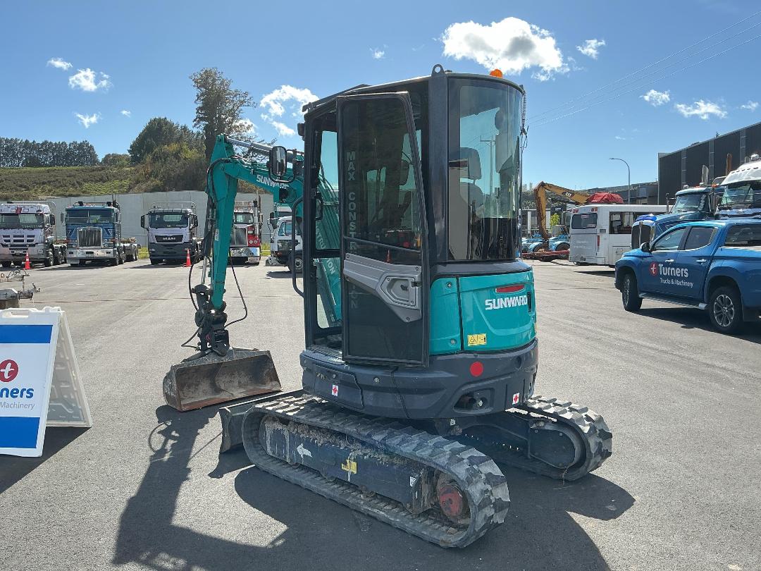 Photo '6' of Sunward SWE25UF with Trailer Excavator